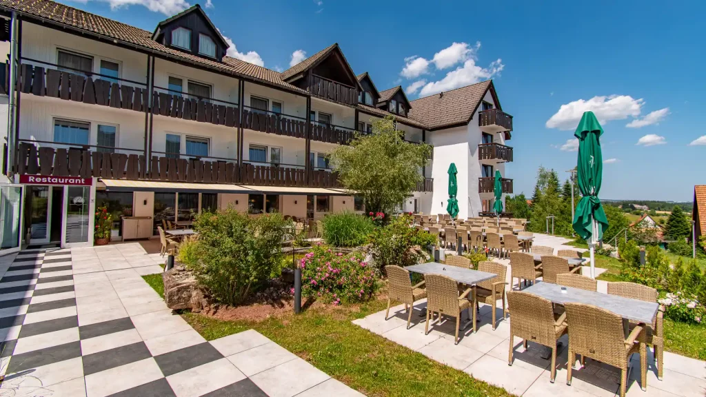 Wellnesshotel Hohenrodt, outdoor terrace of the restaurant, complete view overlooking the balconies and the surrounding nature