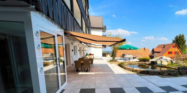 Außenansicht-Terrasse-Biergarten-Restaurant-Wellnesshotel-Hohenrodt-1