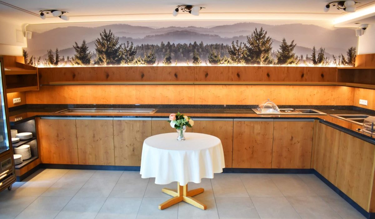Restaurant-Schwarzwald-Buffet-Wellnesshotel-Hohenrodt-2