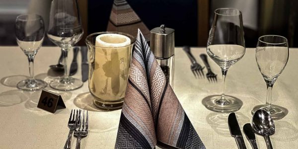 Restaurant-Schwarzwald-Tisch-Wellnesshotel-Hohenrodt-7