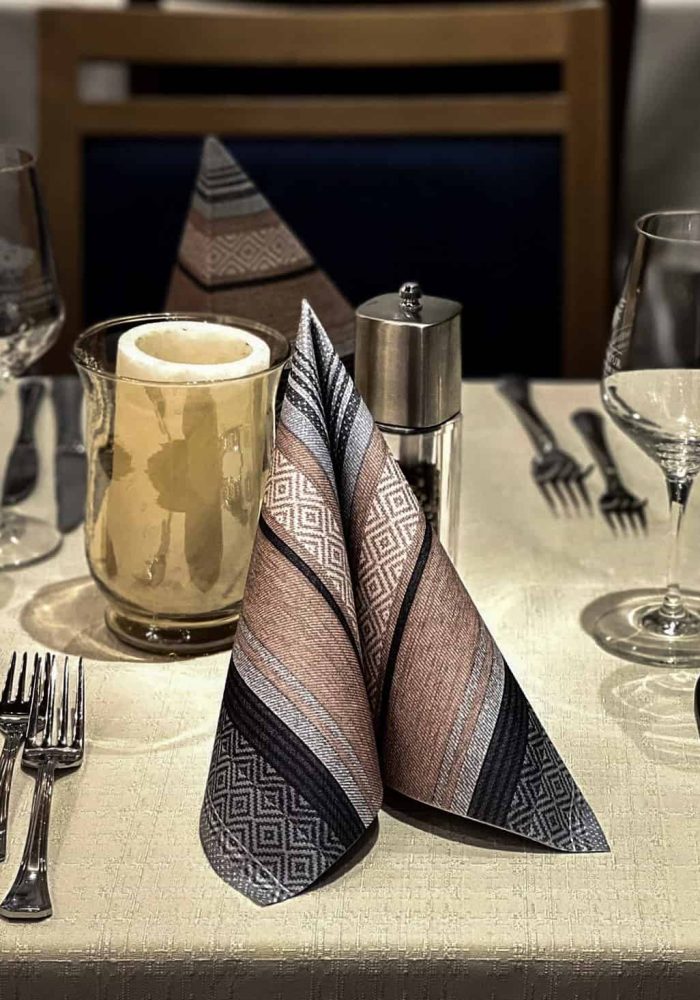 Restaurant-Schwarzwald-Tisch-Wellnesshotel-Hohenrodt-7