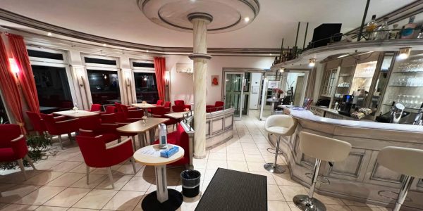 Rezeption-Hotel-Schwarzwald-Wellnesshotel-Hohenrodt-1