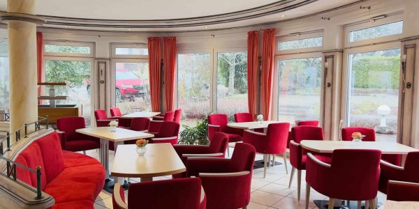 Rezeption-Lobby-Schwarzwald-Wellnesshotel-Hohenrodt