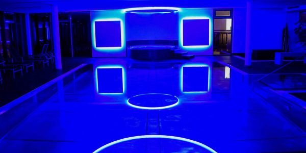 Schwimmbad-Hallenbad-LED-Schwarzwald-Wellnesshotel-Hohenrodt-10