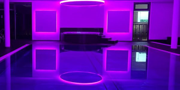 Schwimmbad-Hallenbad-LED-Schwarzwald-Wellnesshotel-Hohenrodt-16