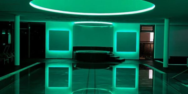 Schwimmbad-Hallenbad-LED-Schwarzwald-Wellnesshotel-Hohenrodt-18