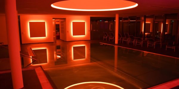 Schwimmbad-Hallenbad-LED-Schwarzwald-Wellnesshotel-Hohenrodt-3