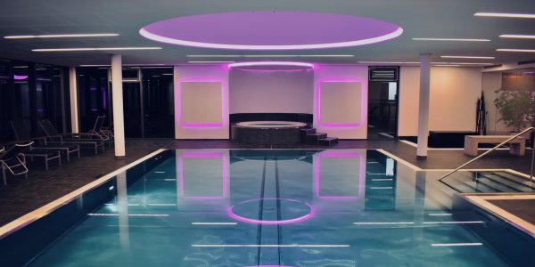 Schwimmbad-Hallenbad-LED-Schwarzwald-Wellnesshotel-Hohenrodt-4