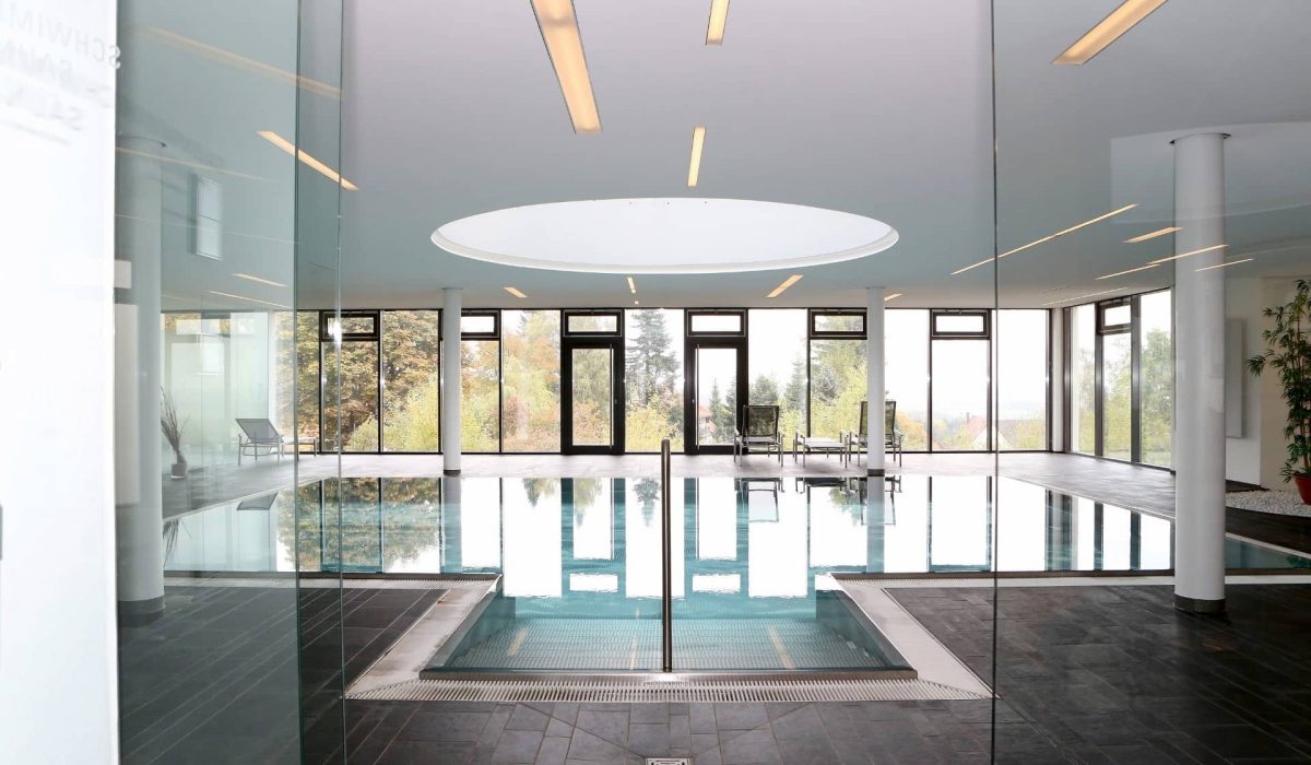 Schwimmbad-Hallenbad-Schwarzwald-Wellnesshotel-Hohenrodt-13