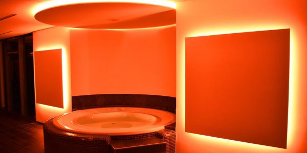 Schwimmbad-Whirlpool-LED-Schwarzwald-Wellnesshotel-Hohenrodt-5