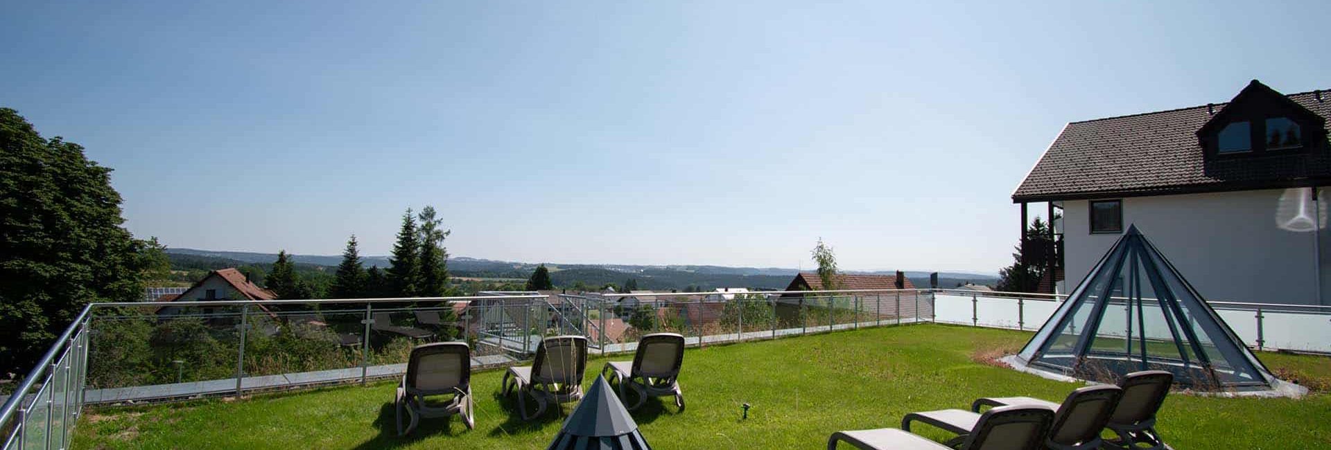 Wellnesshotel Hohenrodt Wellness Sonnenwiese mit Ausblick